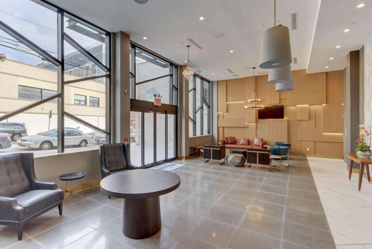 Microtel Inn By Wyndham Long Island City New York Exterior photo